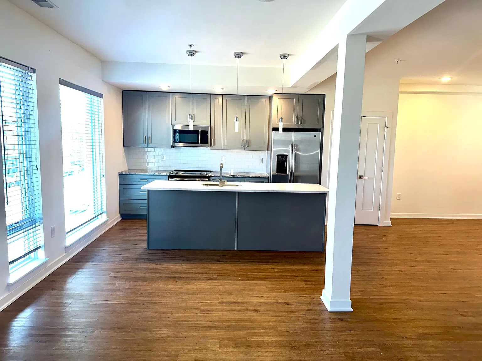 2 bed, 2.5 bath, 1800 sqft, $2,800 — Photo 3