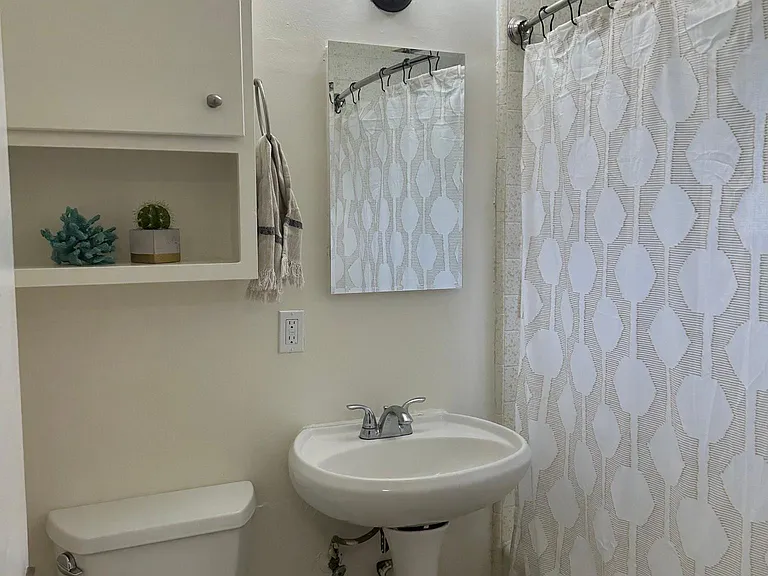 20637 Kittridge St — Photo 37