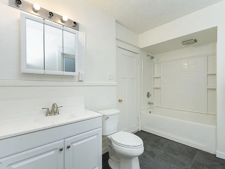 135 Burr Oak St — Photo 27