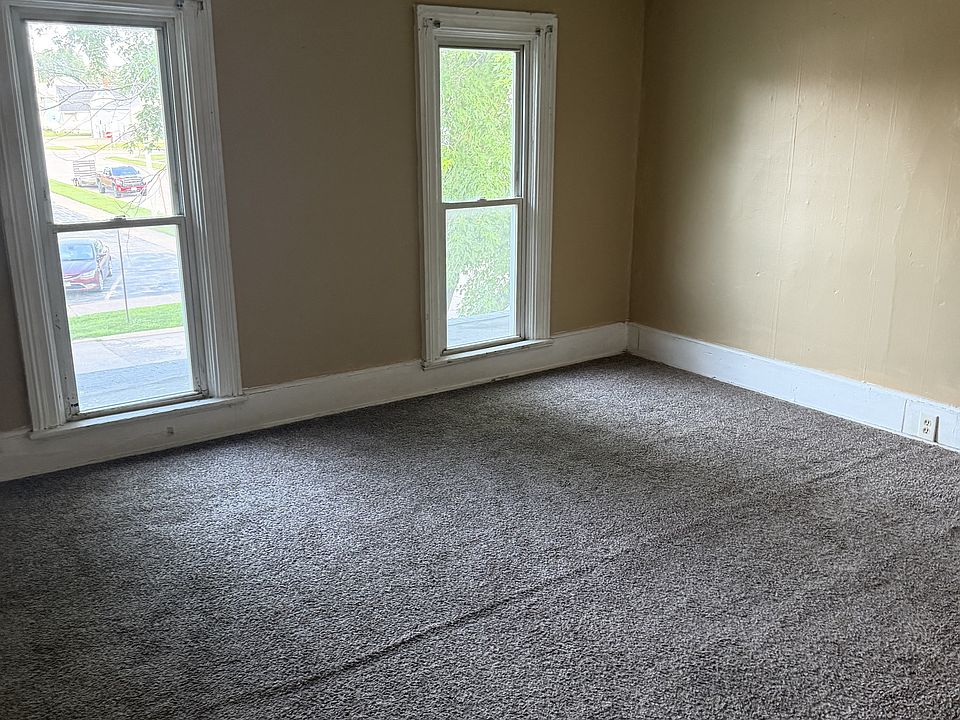 1st image of 2100 Pershing Blvd #3