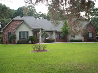 209 Secluded Oaks Ln, Madisonville, LA 70447