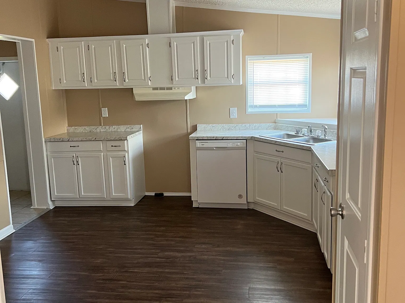 3 bed, 1288 sqft, $995 — Photo 3