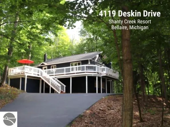 4119 Deskin Dr, Bellaire, MI 49615