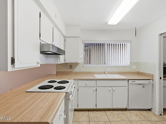 5th image of 8126 E DAHLIA Drive