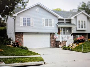 616 Redwood Dr, Council Bluffs, IA 51503