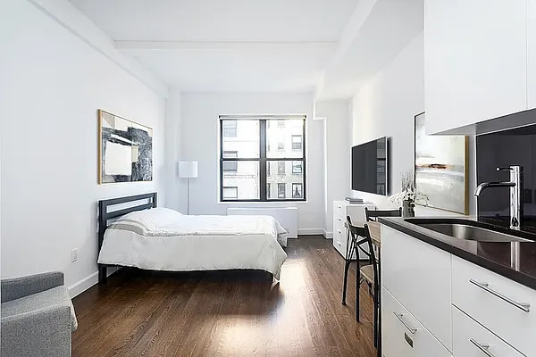 Rented by City Skyline Rentals LLC | media 4