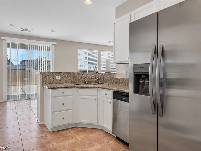 6423 Alderlyn Ave — Photo 4