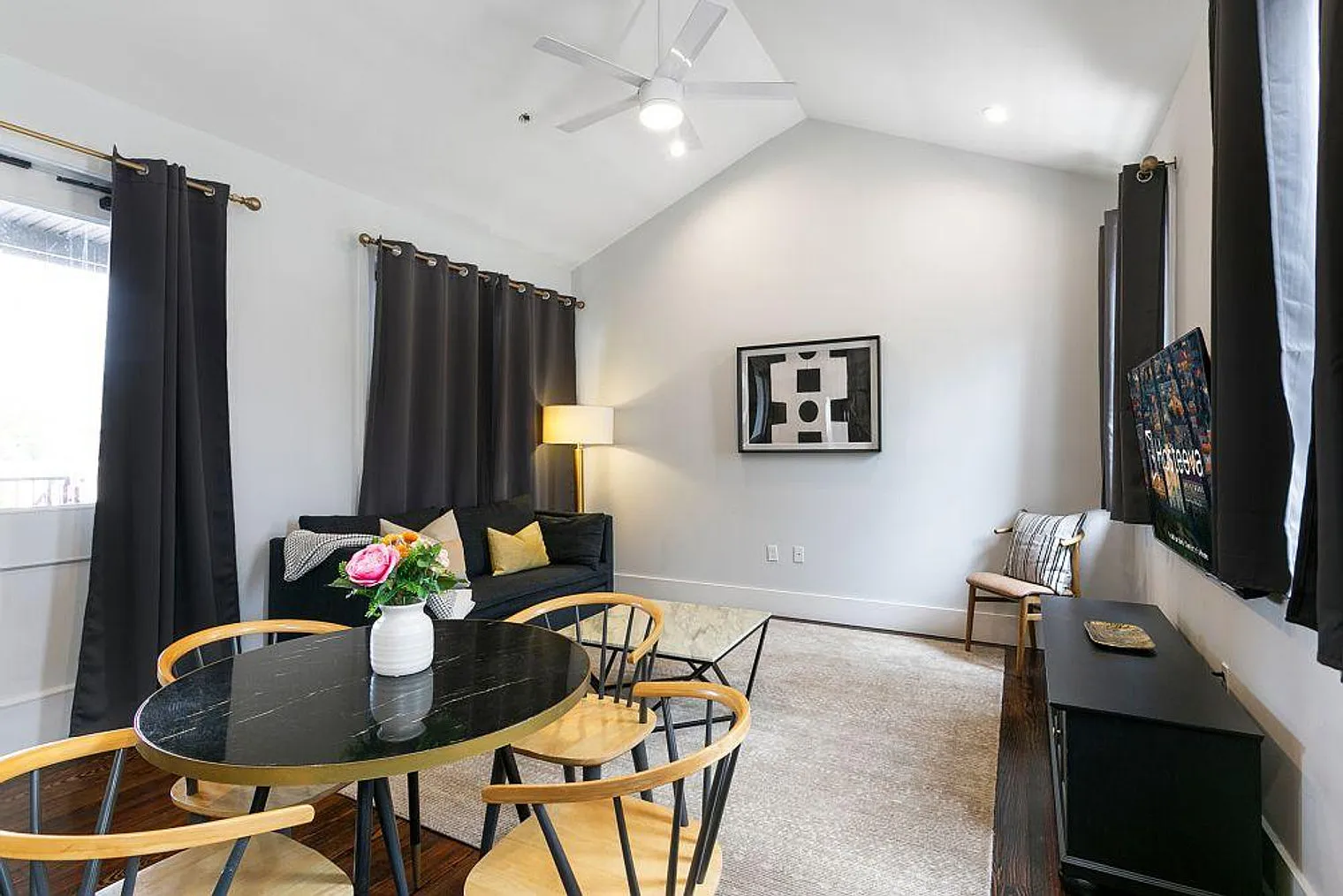 2 bed, 2.0 bath, 753 sqft, $4,946 — Photo 2
