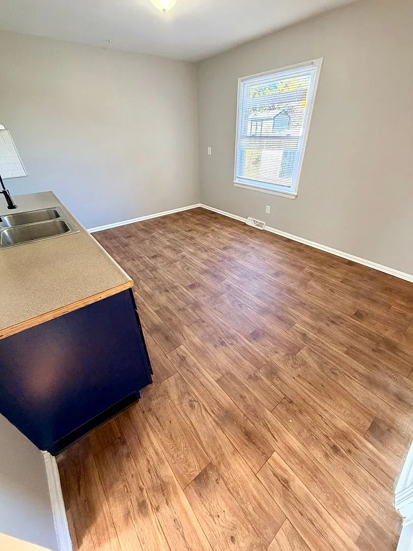 Cozy 3 bed / 2 bath Lexington Home! — Photo 2
