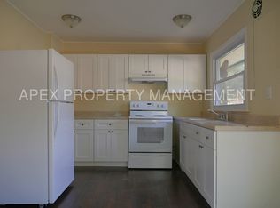 8 Shawmont Ln, Willingboro, NJ 08046