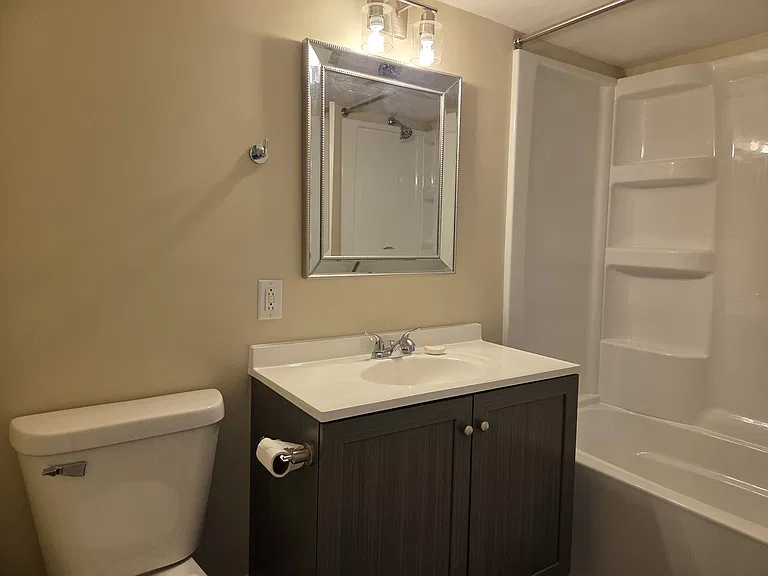 106 W Main St — Photo 8