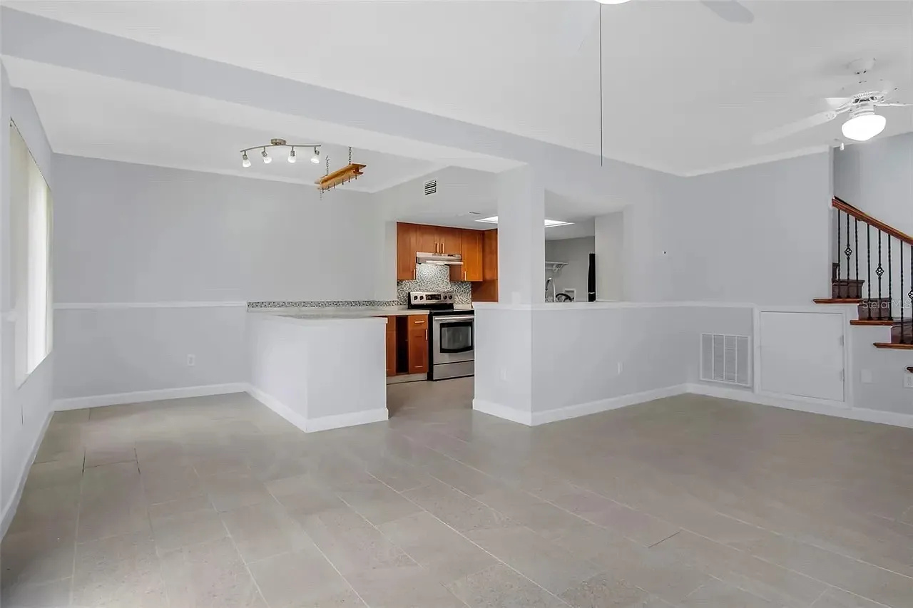 603 Coconut Palm Way — Photo 4