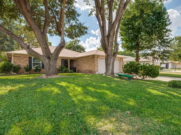 321 Kirby Creek Dr, Grand Prairie, TX 75052