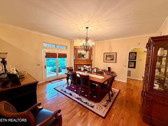 11th image of 630 Kenny Brook Ln