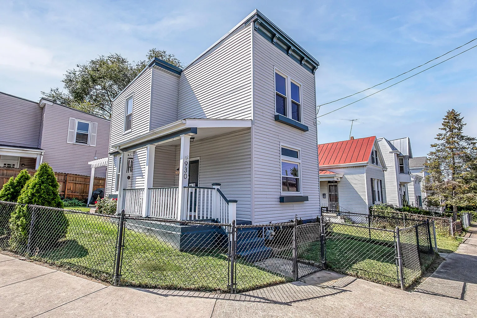 930 Park Ave photo 1