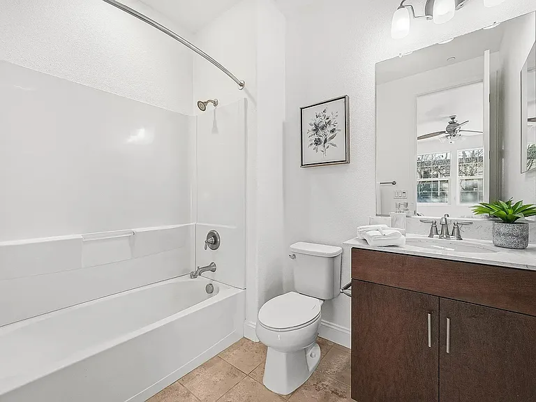 39861 Pelton Ter — Photo 17