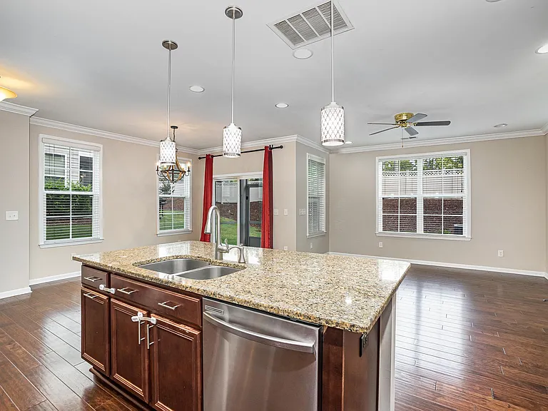 836 New Derby Ln — Photo 8
