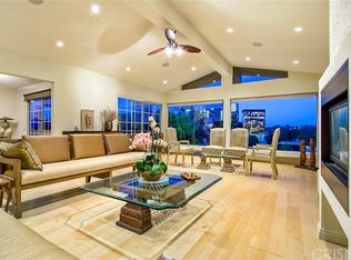 5848 Rolling Rd, Woodland Hills, CA 91367