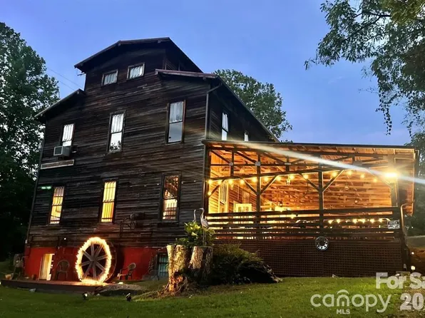 1 Old Mill Ln, Weaverville, NC 28787