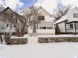 1037 3rd Ave NE, Moose Jaw, SK S6H1E6