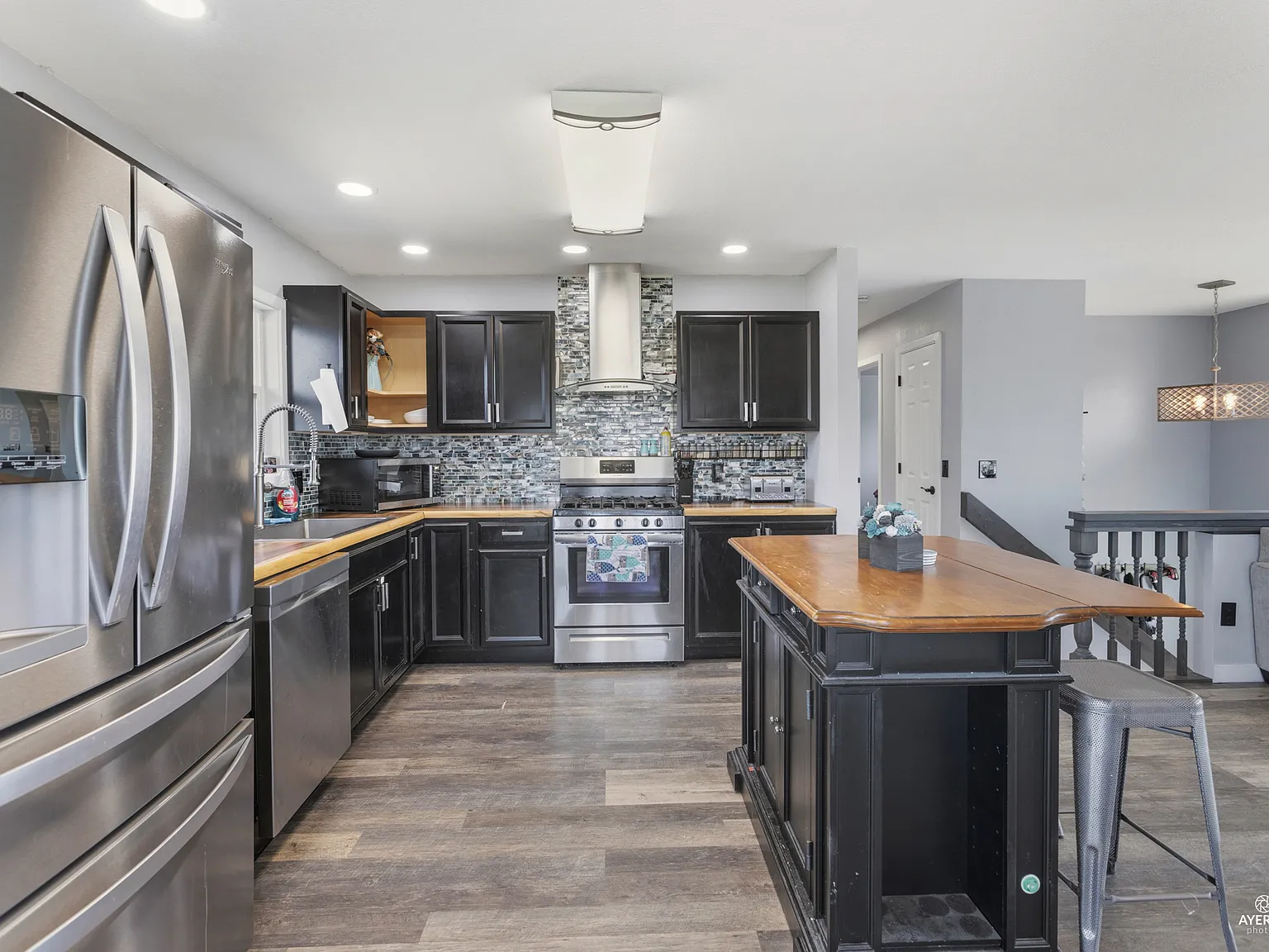 4 bed, 2466 sqft, $2,800 — Photo 2
