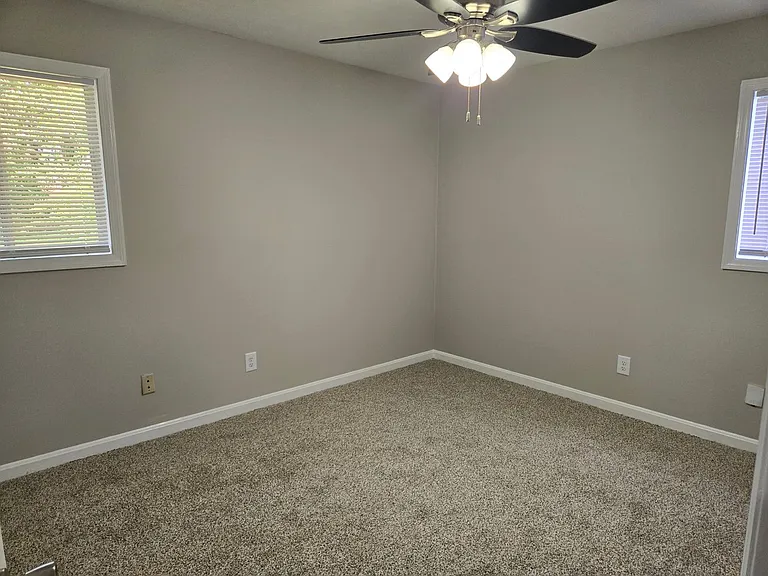 6015 Luna Dr — Photo 16