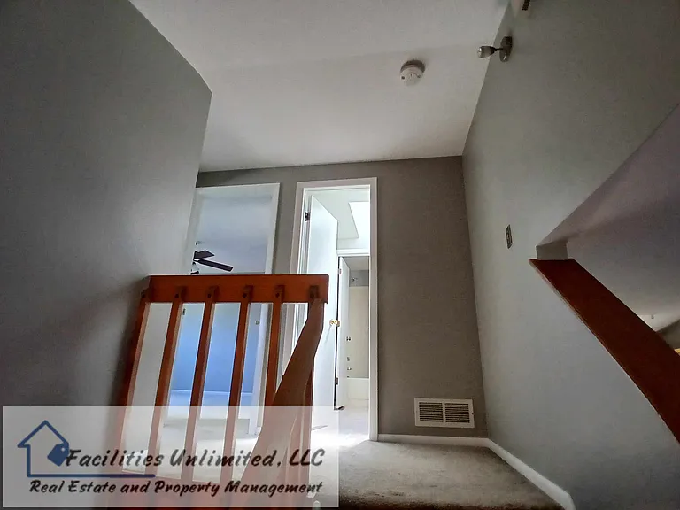 4515 Seaway Cir — Photo 8