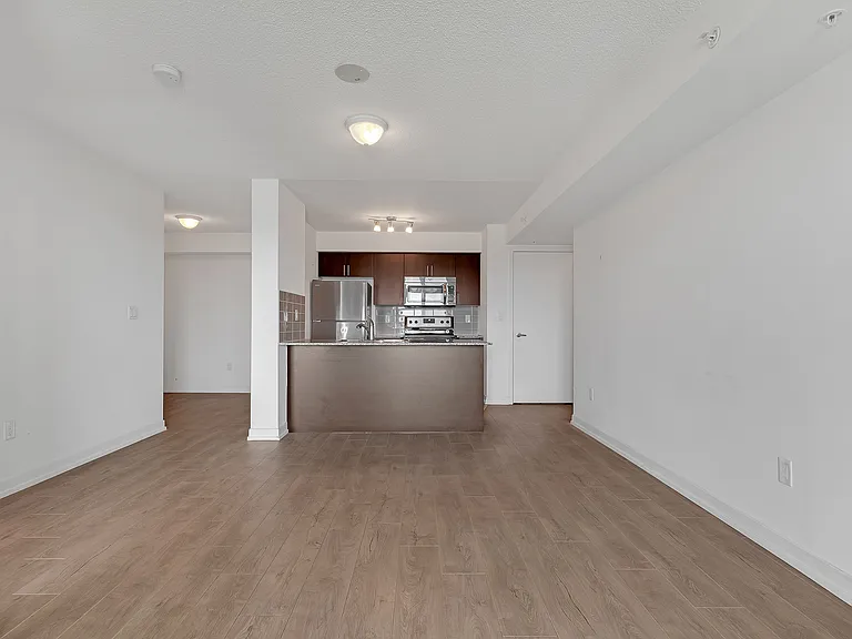 1410 Dupont St — Photo 17
