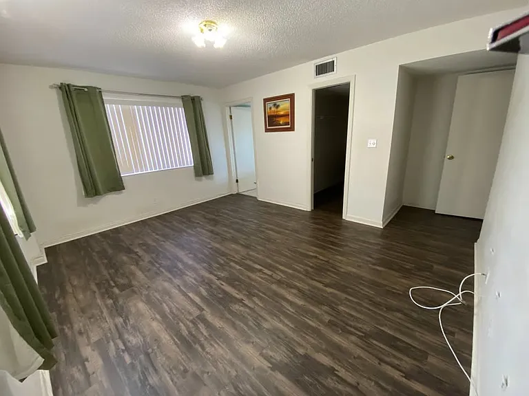 8010 Hampton Blvd #411 — Photo 6