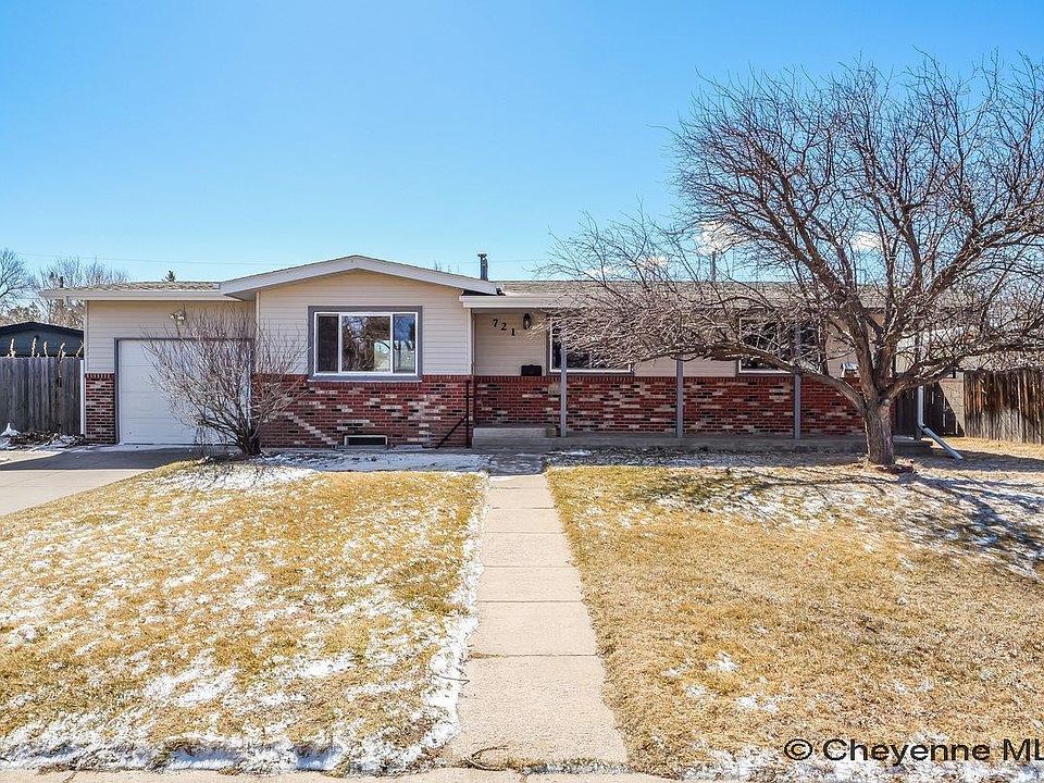 1st image of 721 Shoshoni St