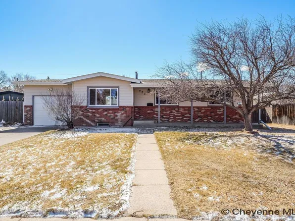 721 Shoshoni St, Cheyenne, WY 82009