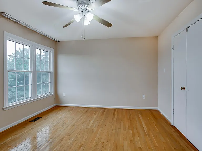 21707 Leatherleaf Cir — Photo 32