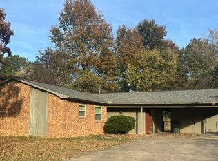 2892 N Susan Carol Ln, Fayetteville, AR 72703