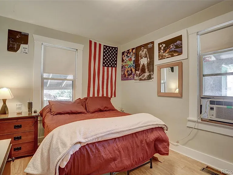 2039 S Williams St — Photo 12