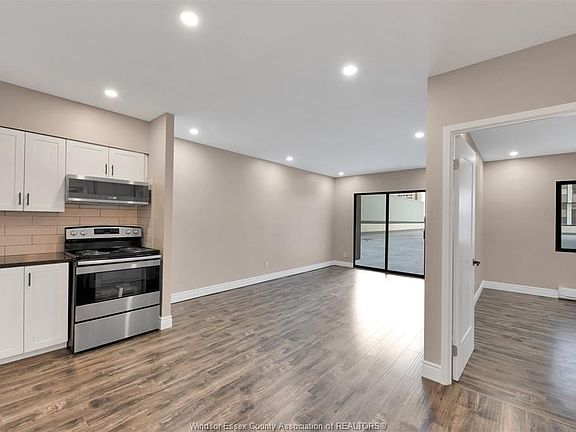 3rd image of 150 Park St W #503