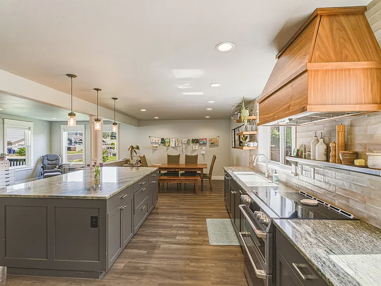 317 Meadow Dr — Photo 8