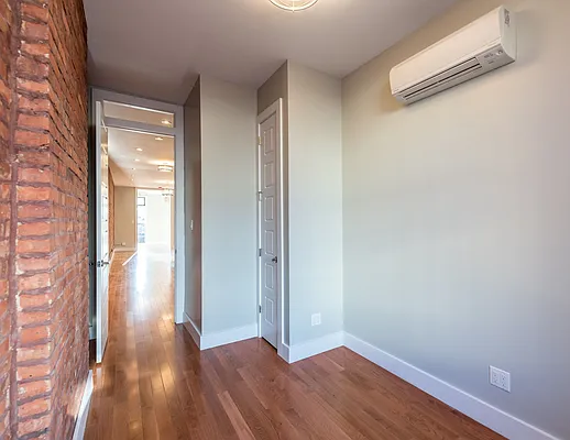 Rented by Nooklyn NYC LLC | media 43