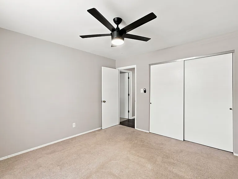 4874 Vermilion Dr — Photo 20
