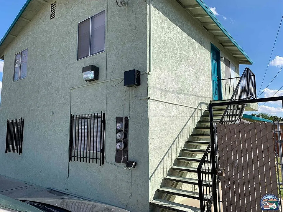 2 bed, 1.0 bath, 648 sqft, $1,000 — Photo 2