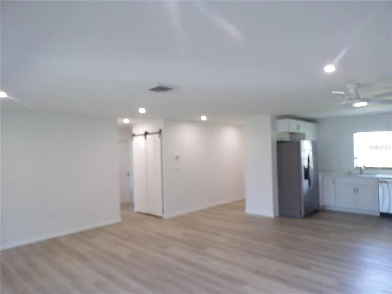 421 Orchid Dr — Photo 4