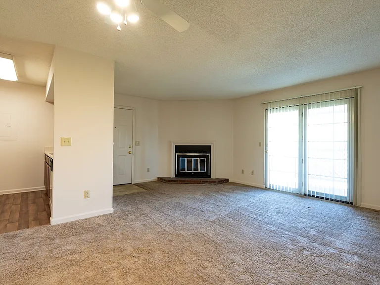 Tusculum Square Apartments and Townhomes — Photo 5