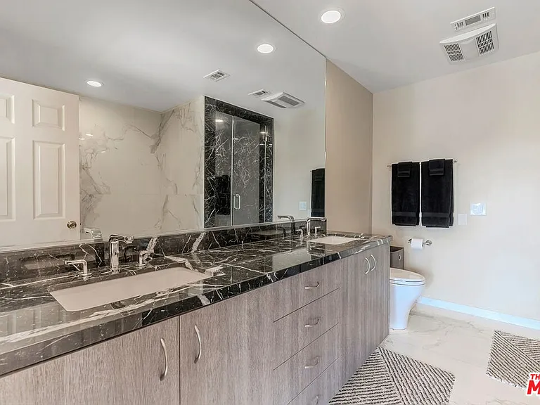 2637 Angelo Dr — Photo 38