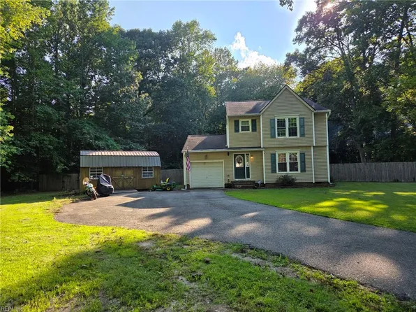 8174 Lord Fairfax Cir, Gloucester, VA 23061
