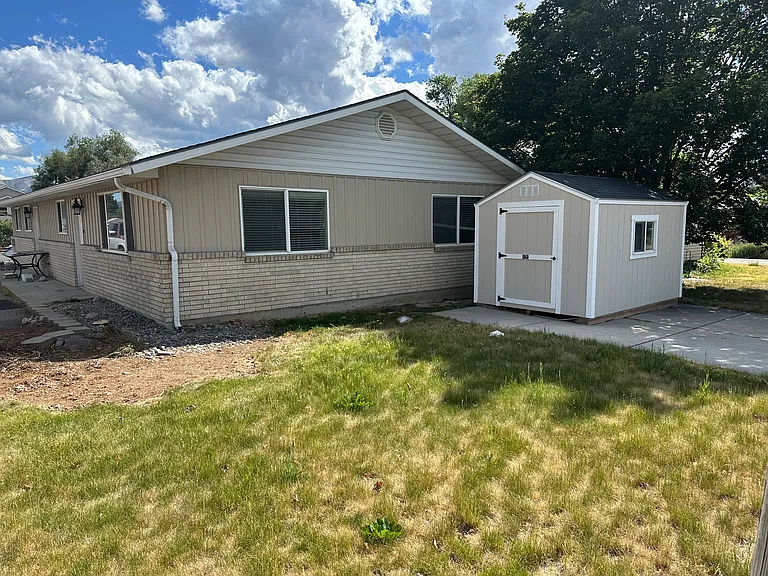 691 Jefferson Ave — Photo 13
