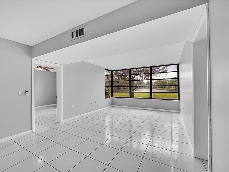 1713 Whitehall Dr #103 — Photo 17