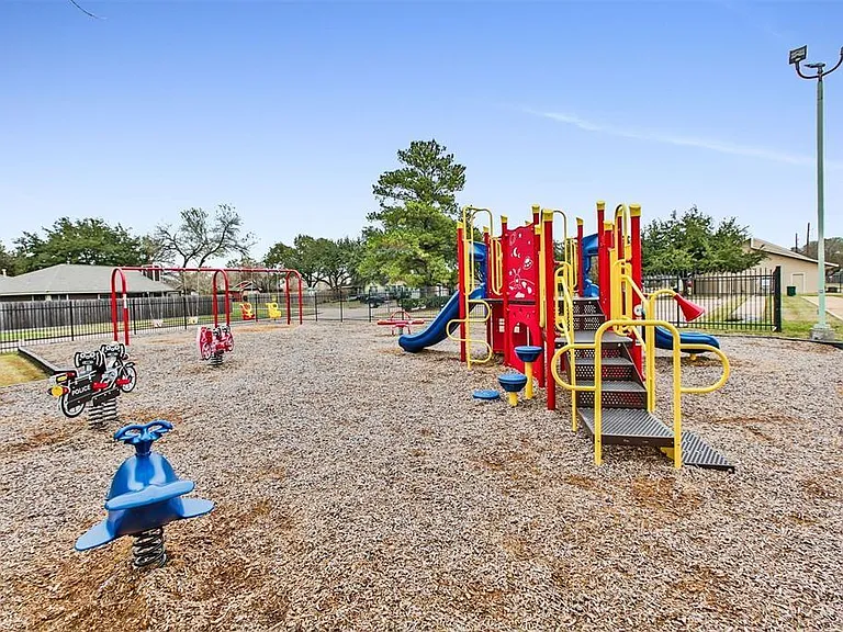 11111 Wheatridge Dr — Photo 22