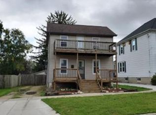 138 E Prairie St, Columbus, WI 53925