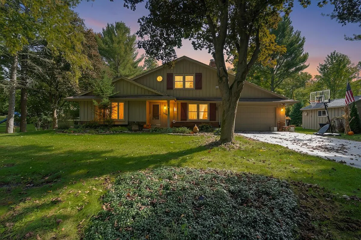 4280 Ridge ROAD photo 1