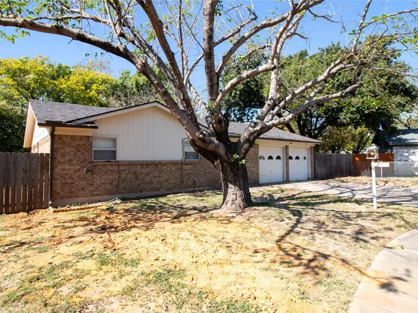 2828 Bowood Ct, Fort Worth, TX 76112