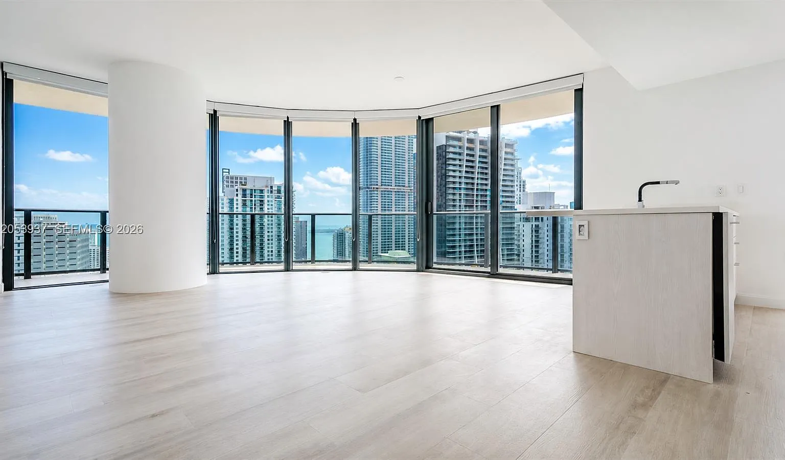 Brickell Heights East Con — Photo 1